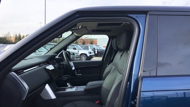 We unveil our RANGE ROVER in PETROLIX BLUE. Wow, what a colour! смотреть онлайн
