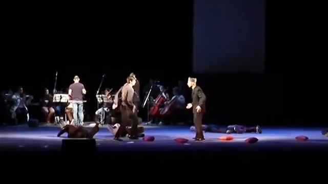 На сцене ХНАТОБа презентуют спектакль «365» смотреть онлайн