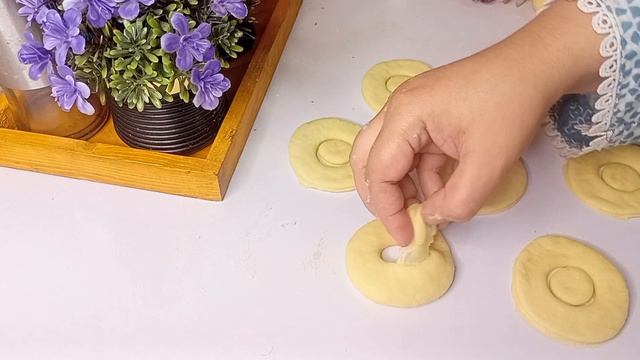 Donuts Recipe| Light And Fluffy Donuts|How To Make Crispy Doughnuts|Better Than Bakery