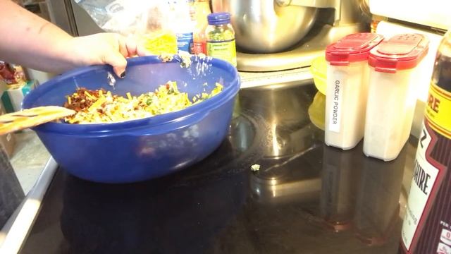 BACON JALAPEÑO  CHEESEBALL