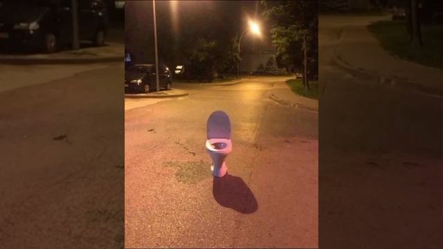 Туалет под грустную песню смотреть онлайн