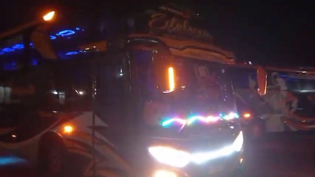 BUS MERCY 1830 SUDAH GAK DIGARASI BANYUDONO DIBAWA KMN YA / RAME ANGKATAN MALAM DARI WONOGIRI смотреть онлайн