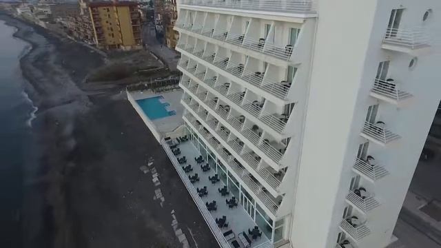 Sos Stabia : Hotel Miramare - Uno Scempio in meno смотреть онлайн