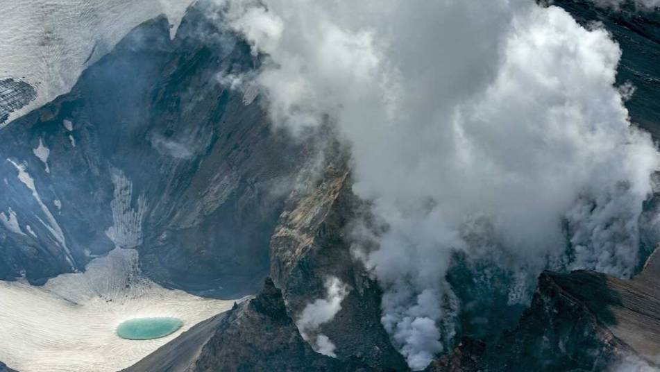 На Камчатке началось извержение вулкана Ключевская сопка смотреть онлайн