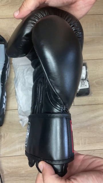 Боксерские перчатки Twins из толстой кожи. Модель Twins Special 2021