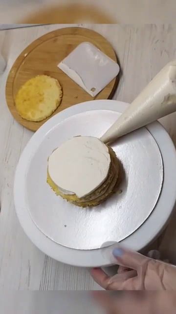 Сборка Бенто-тортика с карамелью и декором из голубики