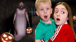 Остались одни дома на Хэллоуин!!