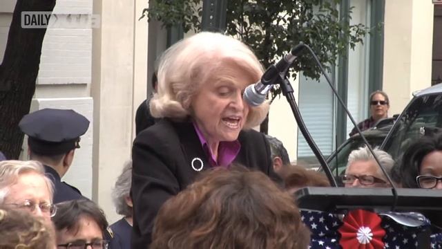 DOMA Plaintiff, Edie Windsor on her U.S. Supreme Court Victory смотреть онлайн