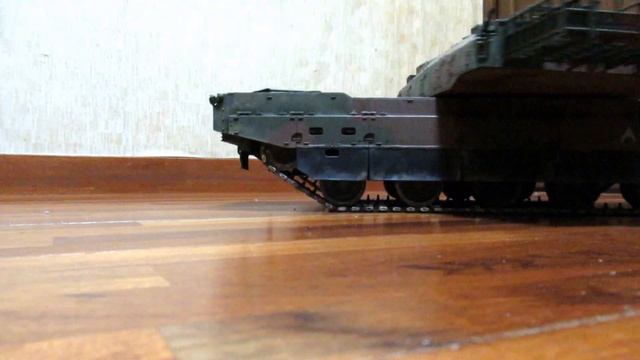 TAMIYA　1/16 SCALE RADIO CONTROL TANK TYPE 10 TANK смотреть онлайн