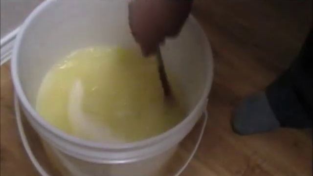 How To Make Liquid Laundry Detergent (Duggar Family Recipe) смотреть онлайн