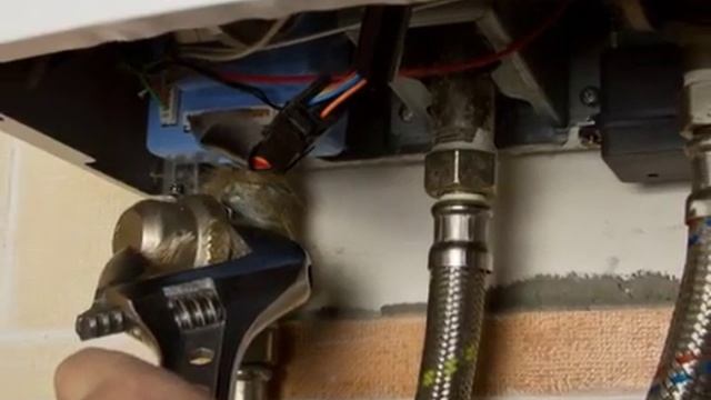 Plumbers - A R Carling Plumbing & Heating Services смотреть онлайн