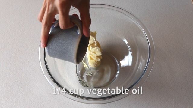 Red Velvet Macarons - Filled With Red Velvet Cake!