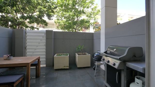 Bright & Light Townhouse Style Apartment - Apt 20, 25 Birmingham Street ALEXANDRIA смотреть онлайн