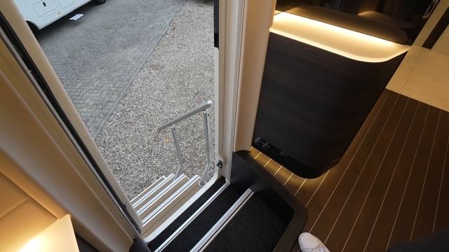 WOHNMOBIL MIT SLIDE-OUT Reimers Concorde Centurion 1160 GSI 2024 смотреть онлайн