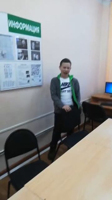 Крик Короля Льва!!! Чувак на уроке информатики ЗАЖЁГ!!!