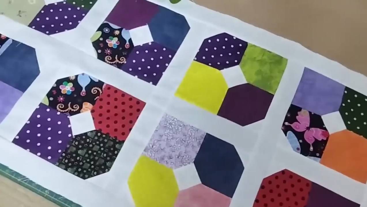 Пэчворк для начинающих: Как превратить квадраты ткани в прекрасное искусство. смотреть онлайн