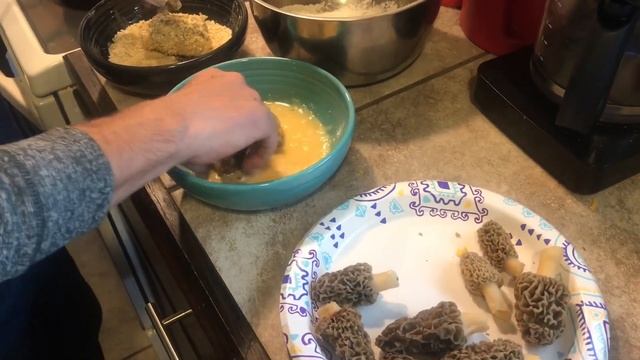 How To Make Stuffed Morel Mushrooms Filled With Cheddar, Bacon, And Jalapeños