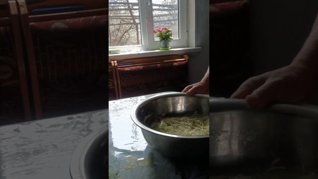 Салат из капусты белокочанной. смотреть онлайн