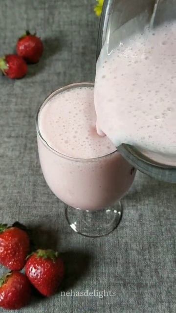 Strawberry Milkshake / Strawberry Milkshake With Ice Cream #shorts #ytshorts #youtubeshorts