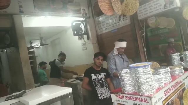 Food in Delhi - Karim, Shahi Shirmaal, Al Jawahar смотреть онлайн