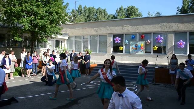 Valusul Absolventilor L.T.,,Evrika" 2016 // Вальс выпускников лицея "Эврика" 2016 смотреть онлайн