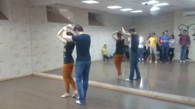 Сальса урок в Mambotime. Средняя группа. 14.04.201