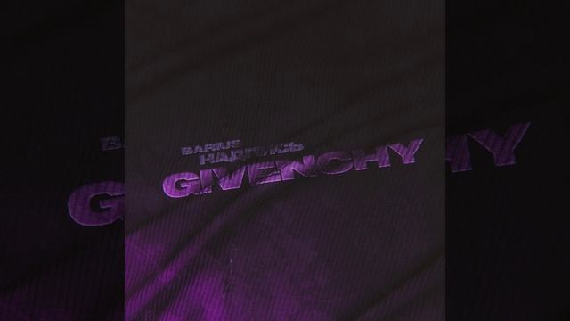 Надпись Givenchy