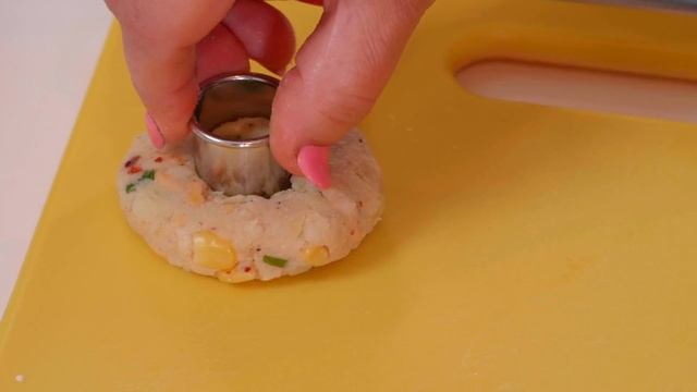 Aloo Donuts Crispy Potato Doughnuts Lunchbox & Party Idea Recipe In Urdu Hindi - RKK