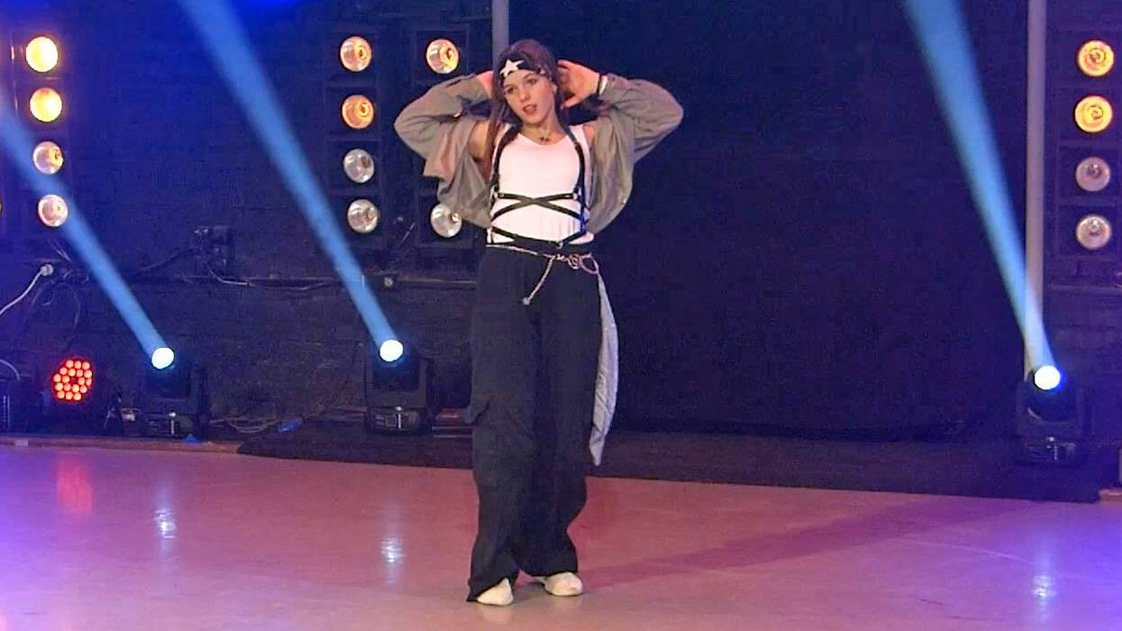 MOONA (K-pop Solo Juniors Beginners) смотреть онлайн