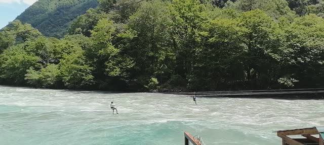 Зиплайн над рекой Бзыбь у Голубого озера в Абхазии