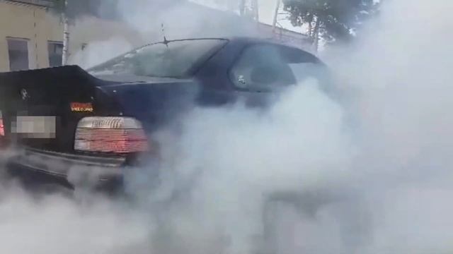 [MTUNE.pl] BMW E36 318is swap m54b30 - burnout palenie gumy szybka odcinka hardRev tune смотреть онлайн