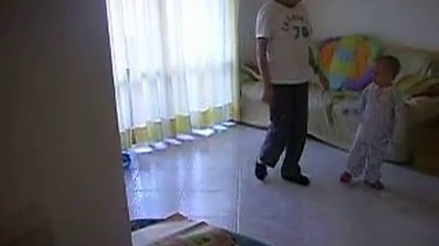 Риккардо с бабушкой танцуют