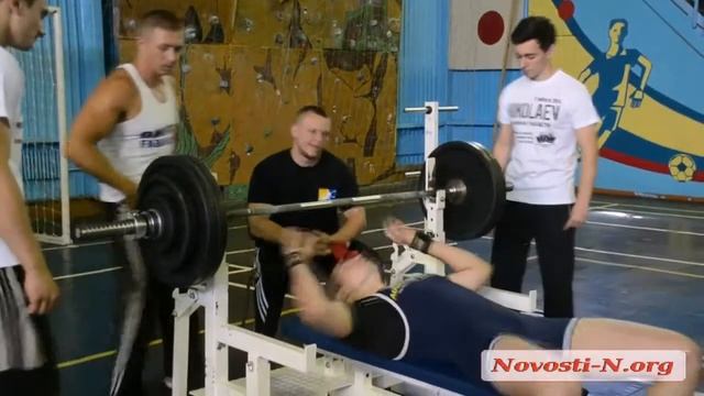 Видео Новости N В Николаеве проходит чемпионат по пауэрлифтингу смотреть онлайн