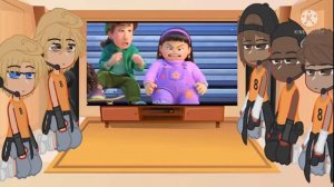 4 Town Reacts to Turning Red