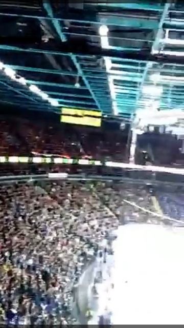 Моё первое видео! Я на хоккее в Санкт-Петербурге! С папой! смотреть онлайн