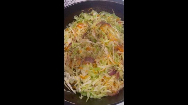 Одно Тесто 2-пирожка. Пирожки с капустой и с картошкой. подпишись пожалуйста и ❤️#مرقوق #مطبخ #pies