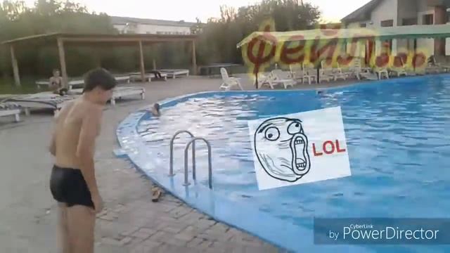 Купался в аквапарке! (отбил ногу) смотреть онлайн