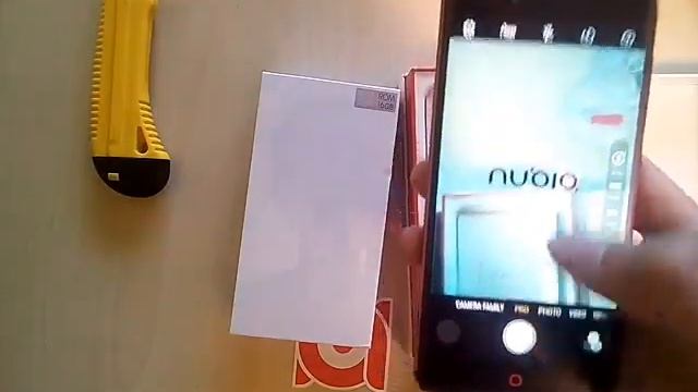 Открываем посылку ZTE Nubia Z17 mini смотреть онлайн