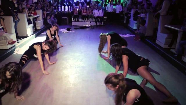 Booty Shake Ostrov смотреть онлайн