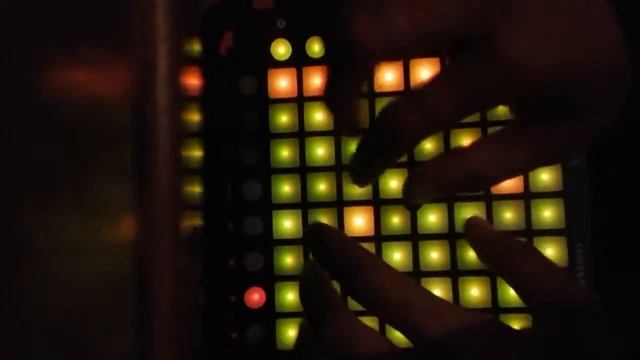 Novation Launchpad Mini Mk2 (The Frim - Doot Camp) смотреть онлайн