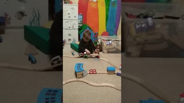 Деревянная железная дорога brio и Икеа смотреть онлайн
