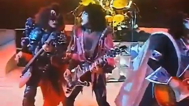 KISS Sure Know Something Official Video 1979 HQ 1080p HD смотреть онлайн