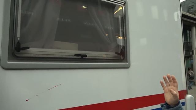 Norwegians Explained by a Police Car смотреть онлайн