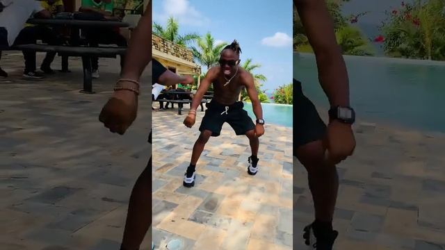 Chino Kidd the Great 'Happy valentine day' смотреть онлайн