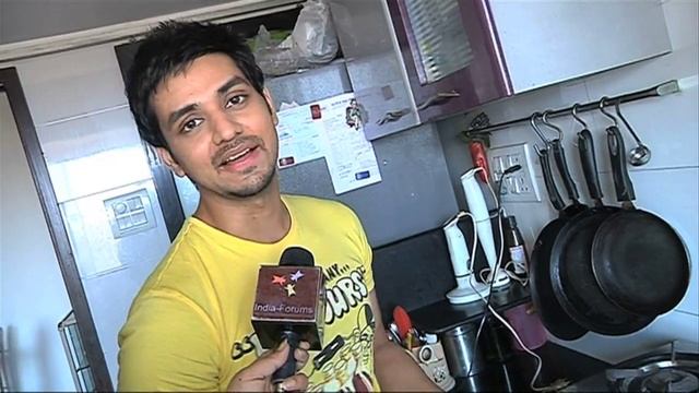 Actor Shakti Arora makes Mango milkshake смотреть онлайн