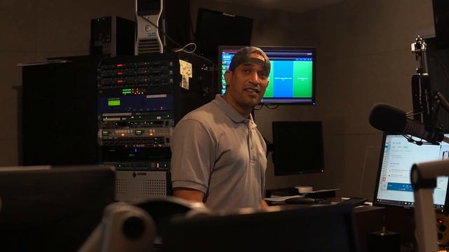 Studio Fun with Dimas - Get Up Cintron смотреть онлайн