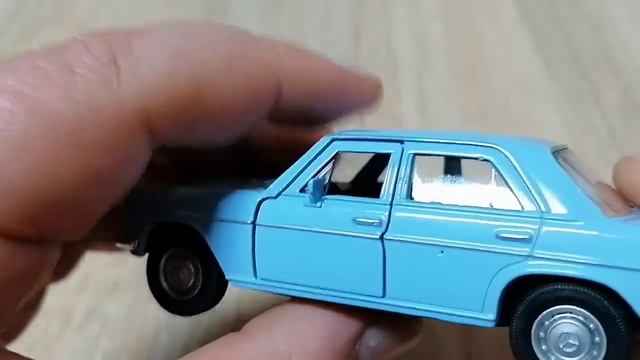 Mercedes-Benz 220 W115 |Állólámpás| [1:34] смотреть онлайн