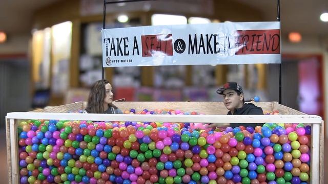 Take a seat, make a friend смотреть онлайн