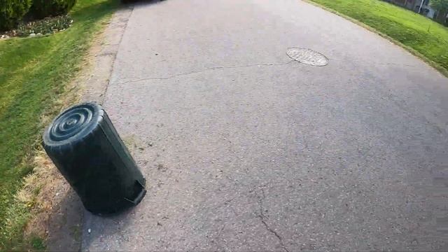 POV Yard Waste collection (Fast GoPro garbage man) смотреть онлайн