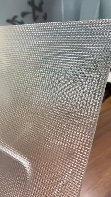 Crystal Patterned Glass смотреть онлайн